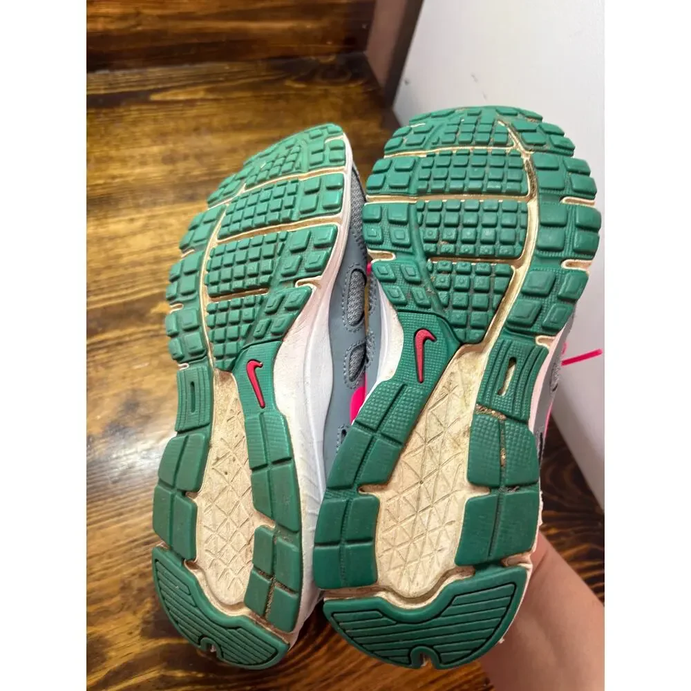 Nike Gray‎ Sneakers Size 5Y